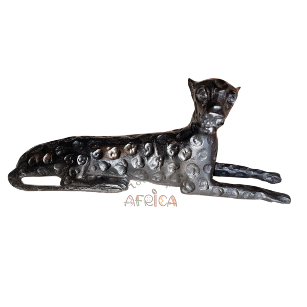 Handcarved Ebony Leopard – Resting Pose (Medium)